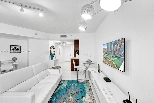 Building Photo - 475 Brickell Ave