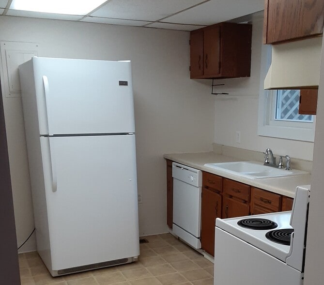 Building Photo - 18685 W Spring Lake Rd