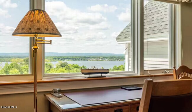 Building Photo - 27 Hill Rd