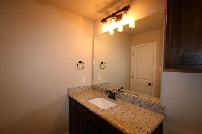 Building Photo - Elevated Living on the Waters Edge in Pelican Bay! ~ ((AZLE ISD!!)) Granite Countertops~ Stainles...
