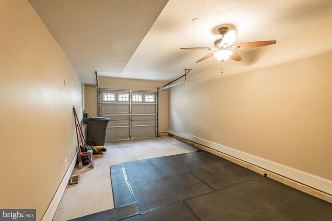 Building Photo - 204 Shawmont Ave