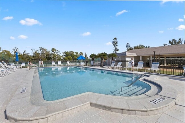 Building Photo - 3330 Gulf of Mexico Dr