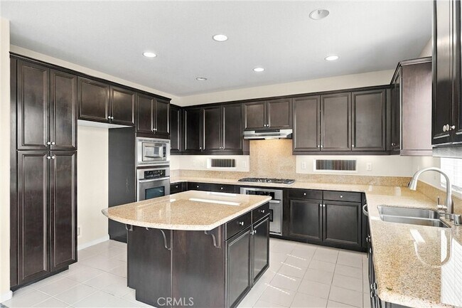Building Photo - 212 Summit Vista