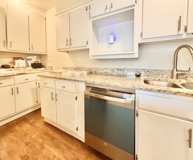 Building Photo - 314 N Maple Ave