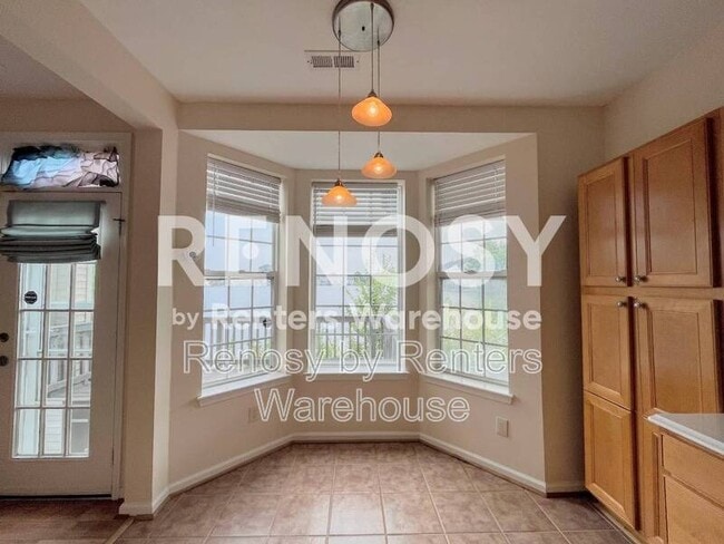 Building Photo - 5520 Summer Crescent
