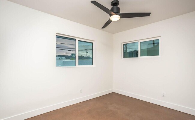 Building Photo - New Rental Price: $2,700 per month (utilities included). Special Conditions: Immediate move-in on...