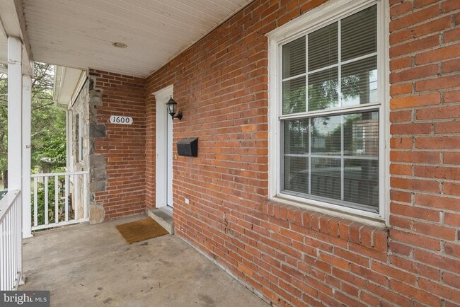 Building Photo - 1600 13th St S