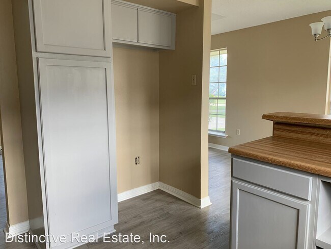 Building Photo - 3 br, 1.5 bath House - 104 Parkway North
