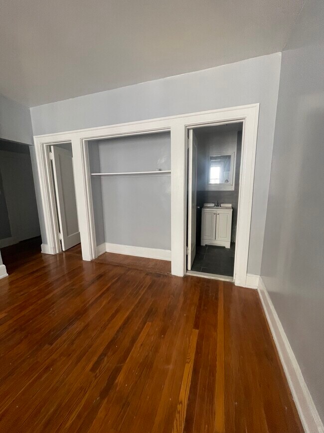 207 S Harrison St 23 - 220 S Harrison St