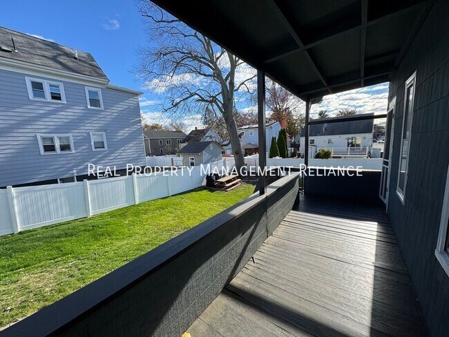 Building Photo - 98 Eustis St