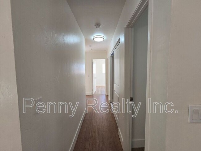 Building Photo - 6046 Reo Pl