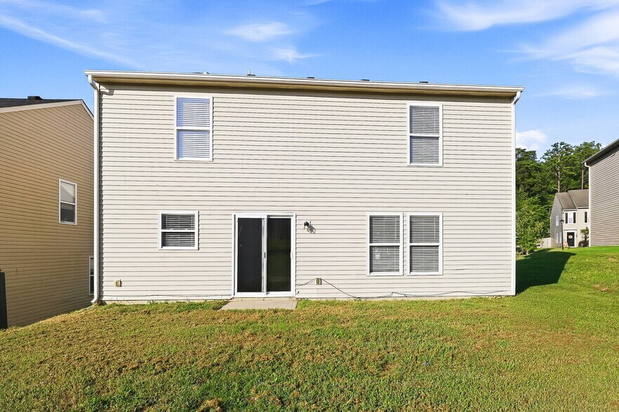 Building Photo - 1605 Bray Dr
