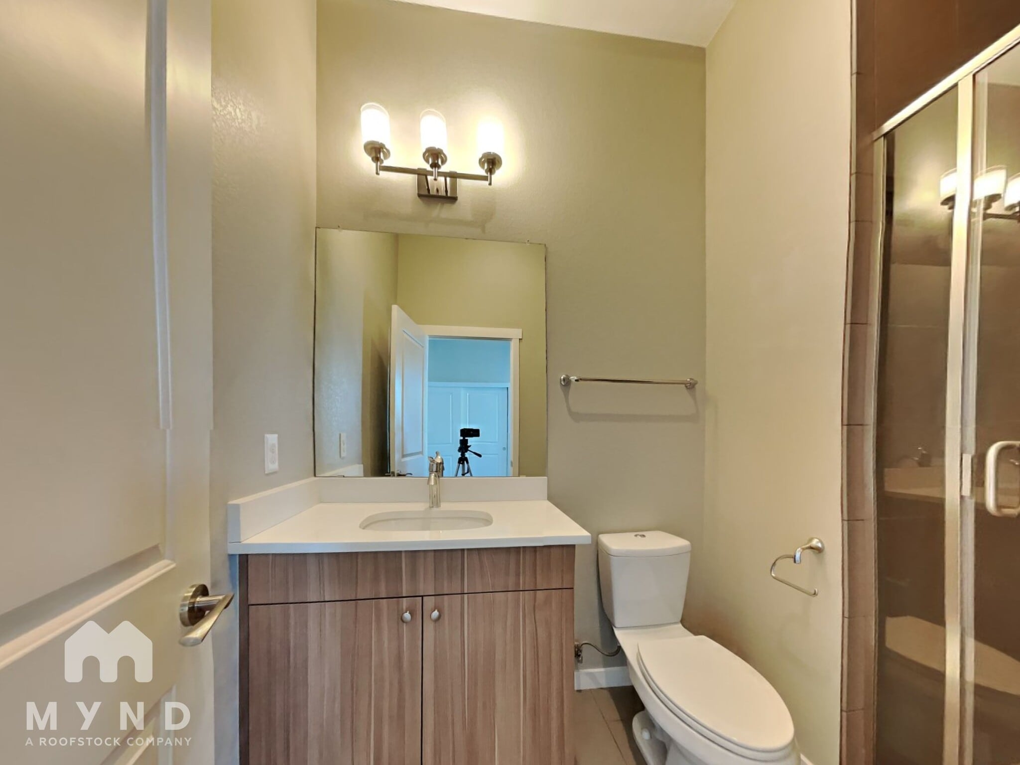 Building Photo - 3325 W 18th Ave