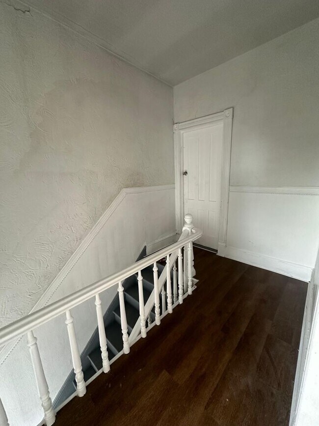 Building Photo - 505 Birch St