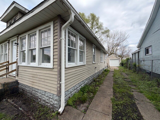 Building Photo - 208 S Bendix Dr