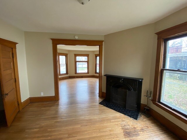 Dining room/living room - 231 Calkins Ave SE