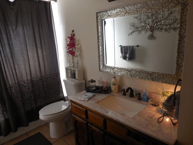 Building Photo - 11448 Lake Alice Dr