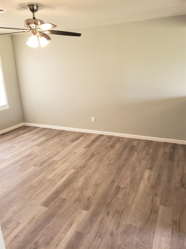 Building Photo - 4906 6th St