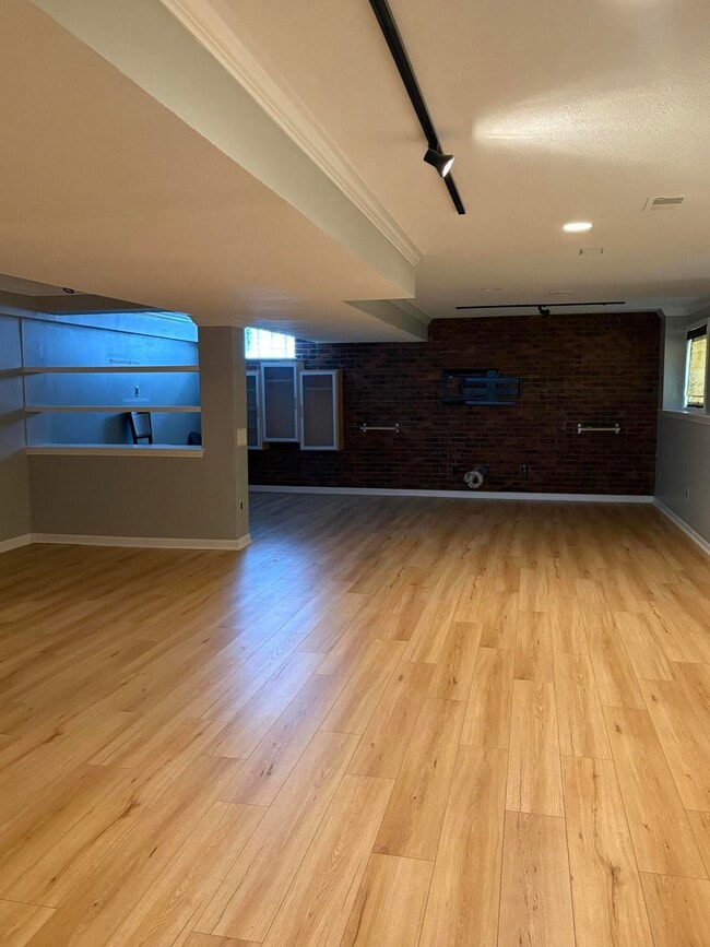 Building Photo - 1280 Waterways Dr