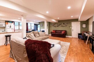 Building Photo - 1219 Greenway Ct