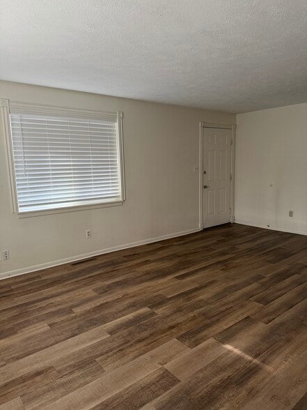 Building Photo - 181 Chase St