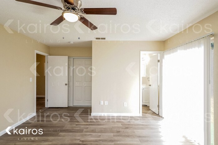 Building Photo - 16 Spring Loop Cir