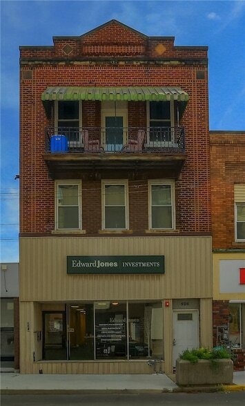 Building Photo - 526 Fallowfield Ave