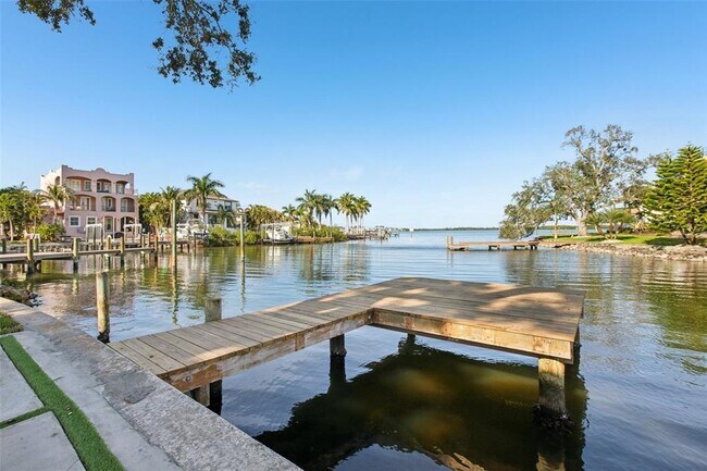 Building Photo - 1739 Bayou Grande Blvd NE