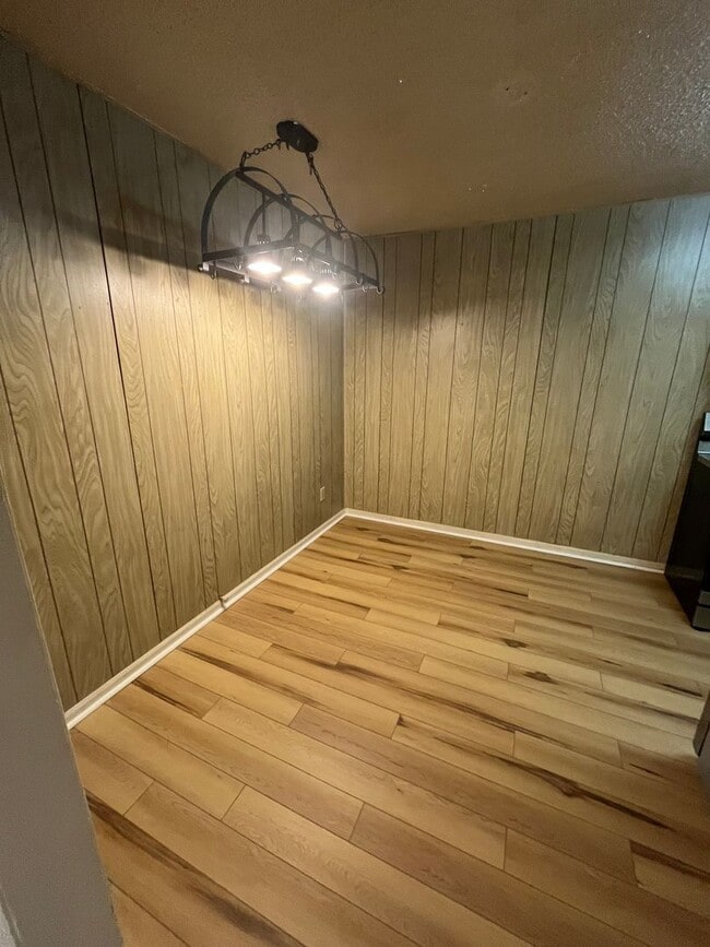 Building Photo - 3158 S 6th St