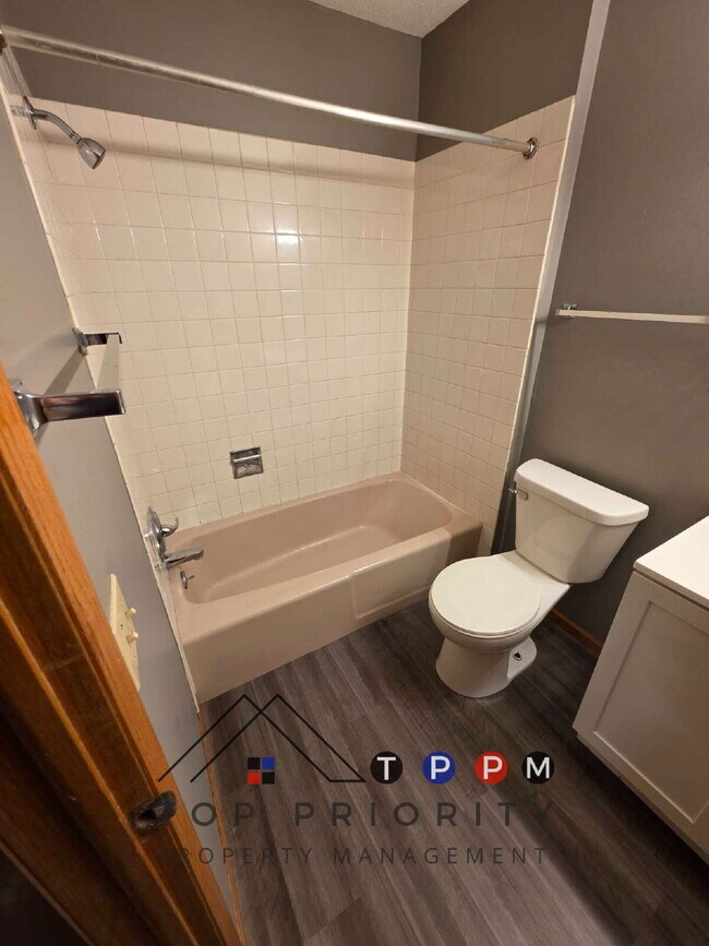 Building Photo - 2 Bedroom | 1 Bathroom Unit in Marion Avai...