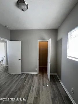 Building Photo - 834 N Washington St