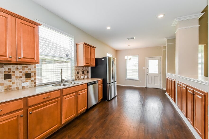 Building Photo - 6176 Galloway Ln