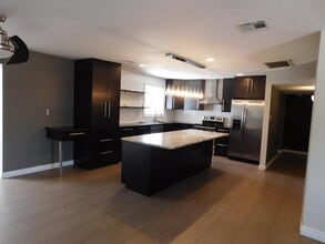 Building Photo - DROP-DEAD GORGEOUS SCOTTSDALE HOME!!