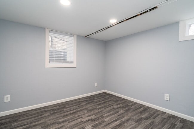 Building Photo - 1708 2nd Ave N