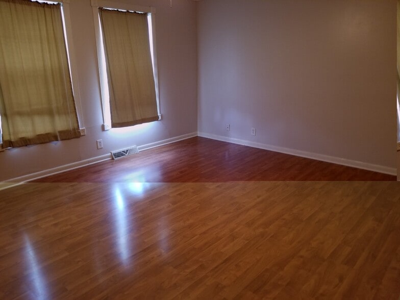 Building Photo - 5515 country dr, apt 36