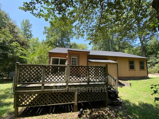 Building Photo - 104 Waverly Dr