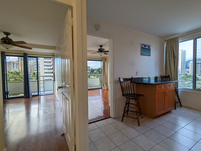 Building Photo - Rosalei 1 bedroom 1 bath with 1 parking stall