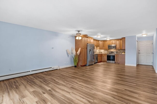 Building Photo - 650 S Clinton St