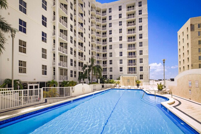 Building Photo - 255 Evernia St
