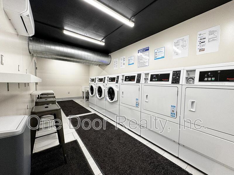 Building Photo - 732 Scotland St