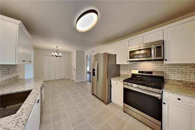 Building Photo - 339 Warrenton Dr