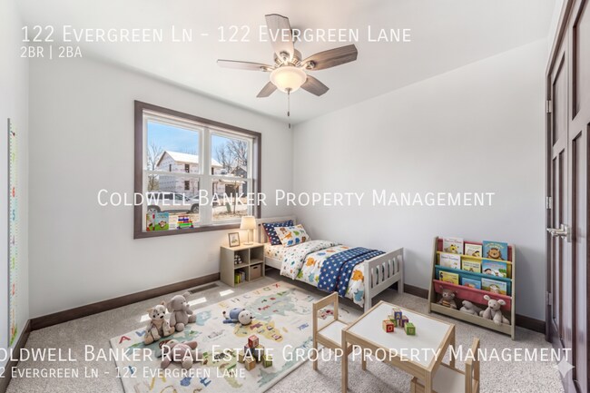 Building Photo - 122 Evergreen Ln