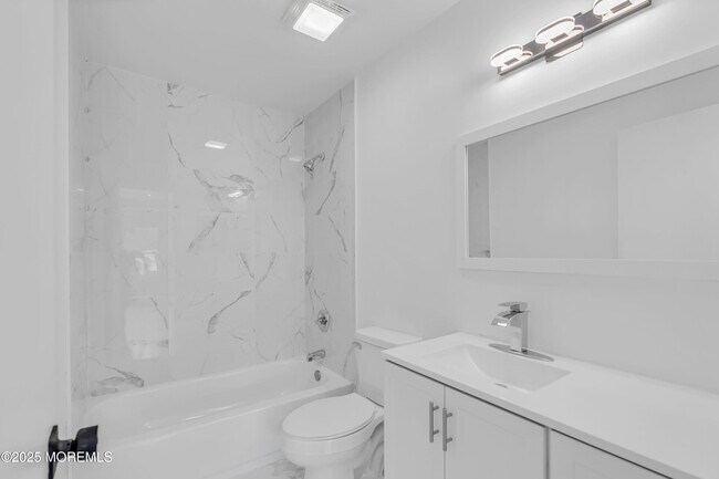 Building Photo - 944 Yellowbank Rd