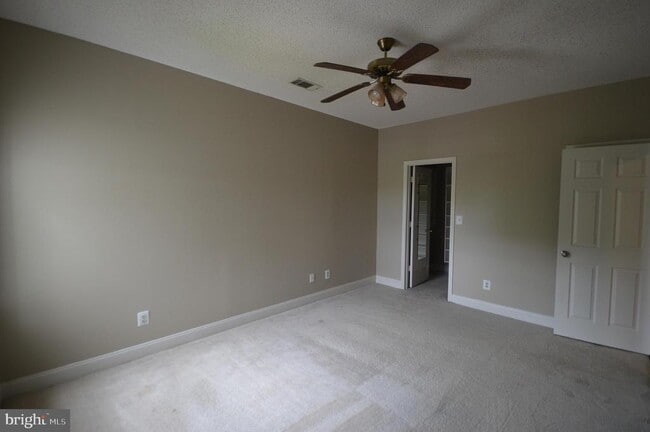 Building Photo - 13058 Autumn Woods Way