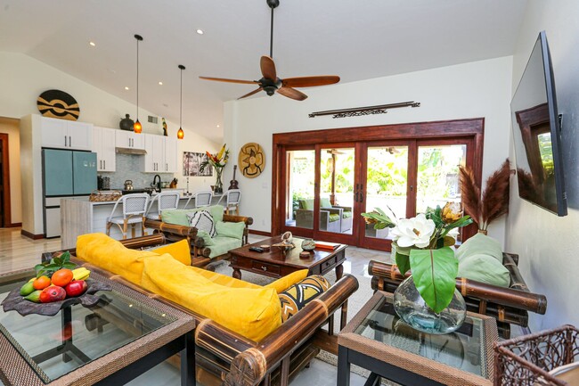 Building Photo - **TROPICAL PARADISE**3BEDS/2BATH POOL HOME...