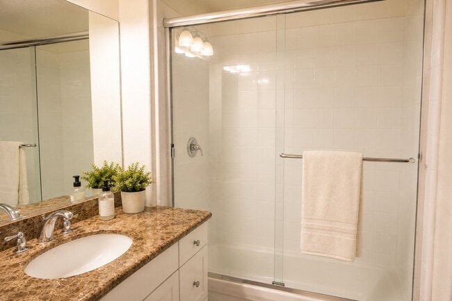 Primary bathroom - 5511 W 149th Pl