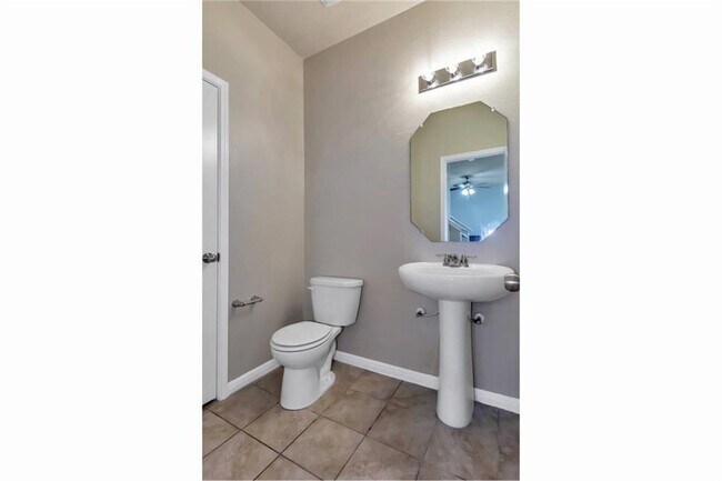 Building Photo - 1408 Blake St