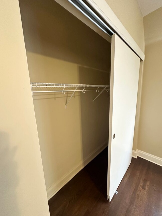 Building Photo - 1922 Baldridge Rd