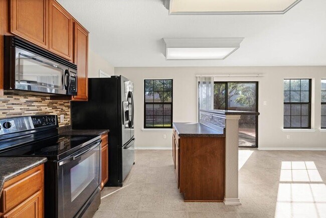 Building Photo - 204 Lauren Loop