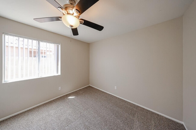 Building Photo - 3215 W Abraham Ln